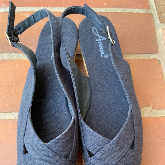 NWT Annie Black Canvas Slingback Wedge Heeled Shoes - Picture 2 of 9